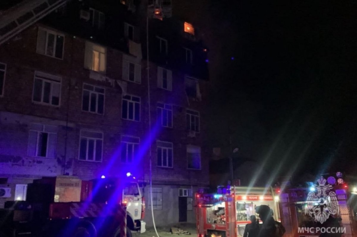    МЧС Дагестана сообщило о взрыве газа в доме в Махачкале, начался пожар