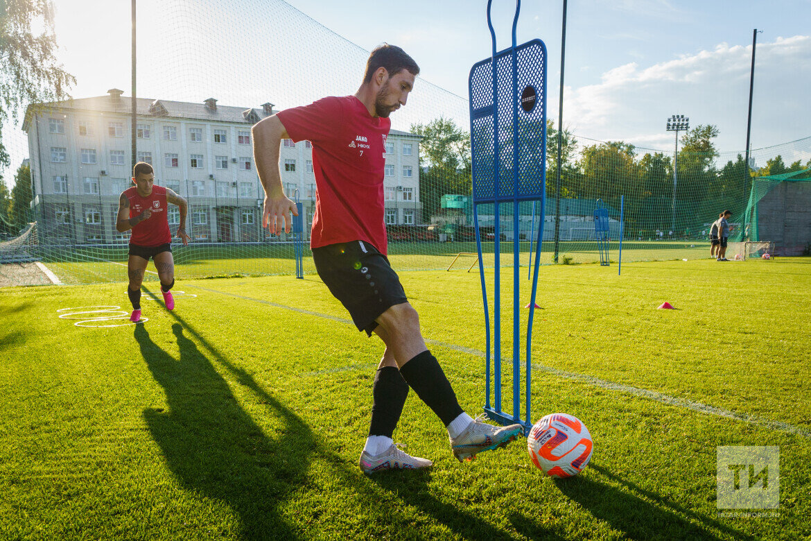 ​Солтмурад – техничный и быстрый футболист, но совершенно не системный. Фото: © Владимир Васильев / «Татар-информ»