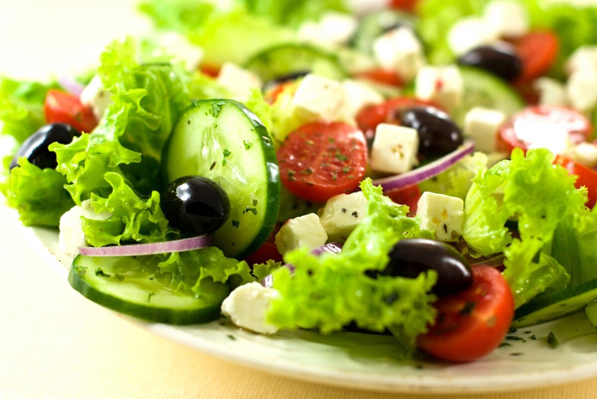 https://c.wallhere.com/photos/a6/f0/salad_vegetables_olives_cucumbers_cheese_greek-685508.jpg!d