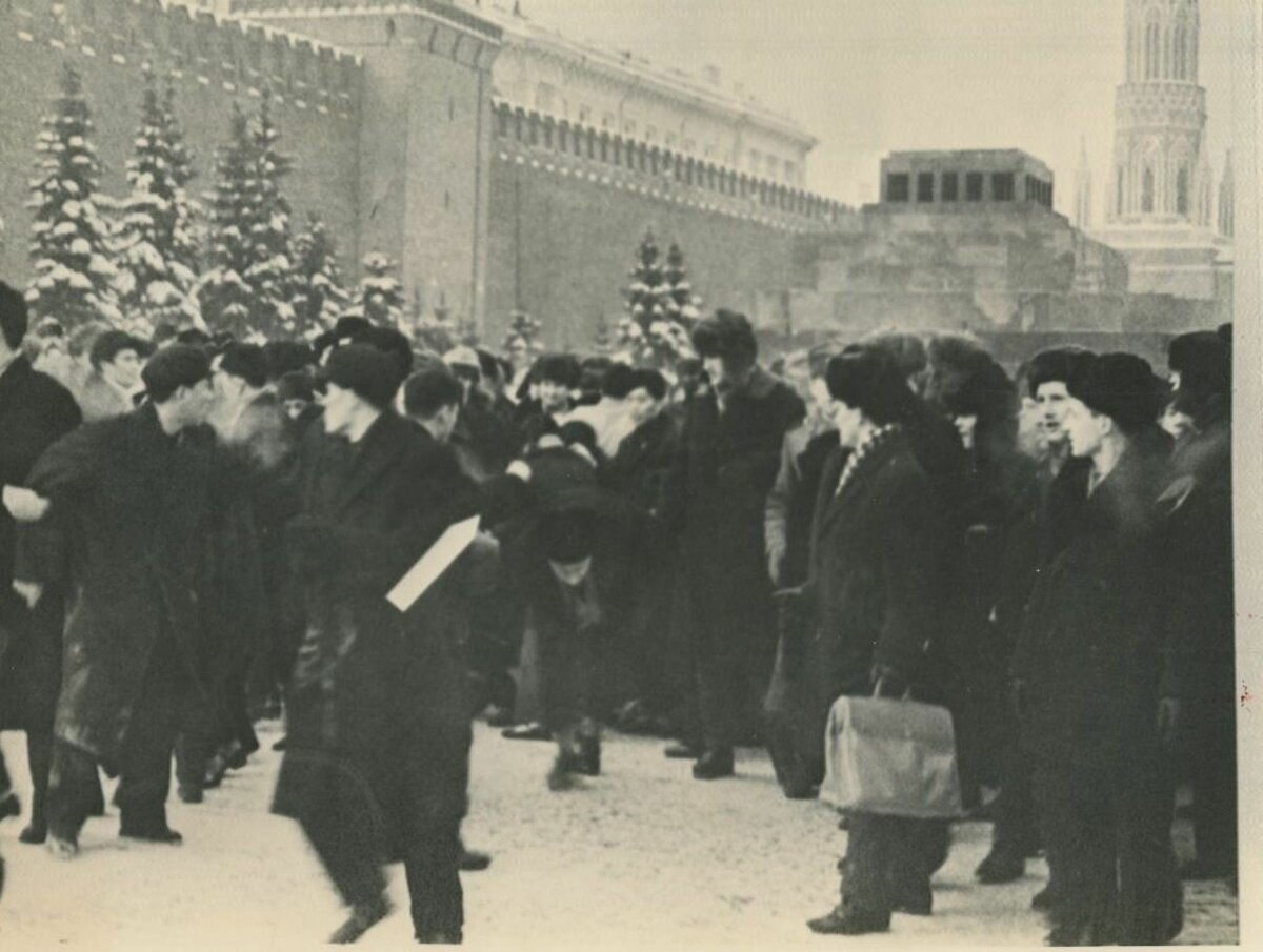 События у Мавзолея в январе 1967 года. Фото: общественное достояние
