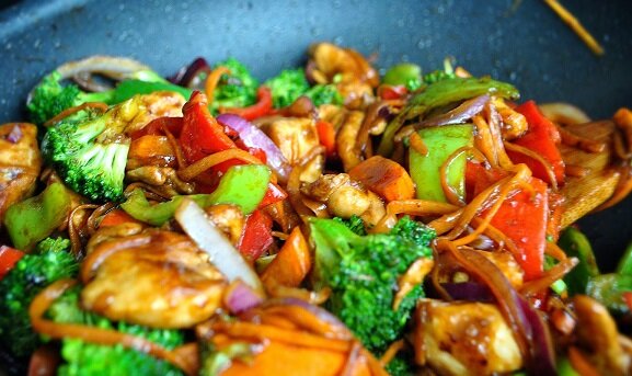 В Китае научили готовить курицу с овощами. Теперь готовлю только так.