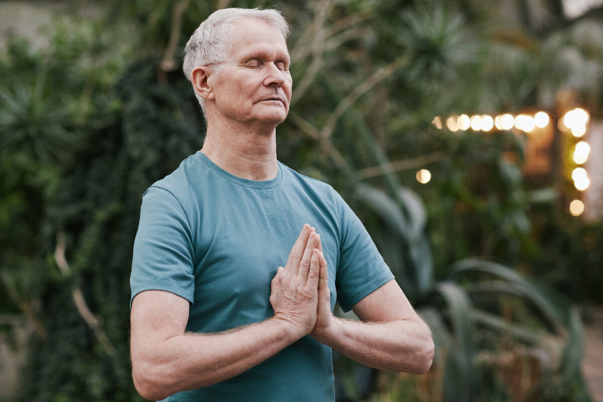 Ежедневно повторяя этот жест, вы стимулируете энергии в вашем теле