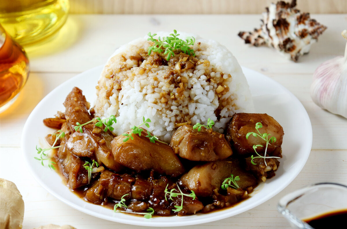 белая рыба с рисом 