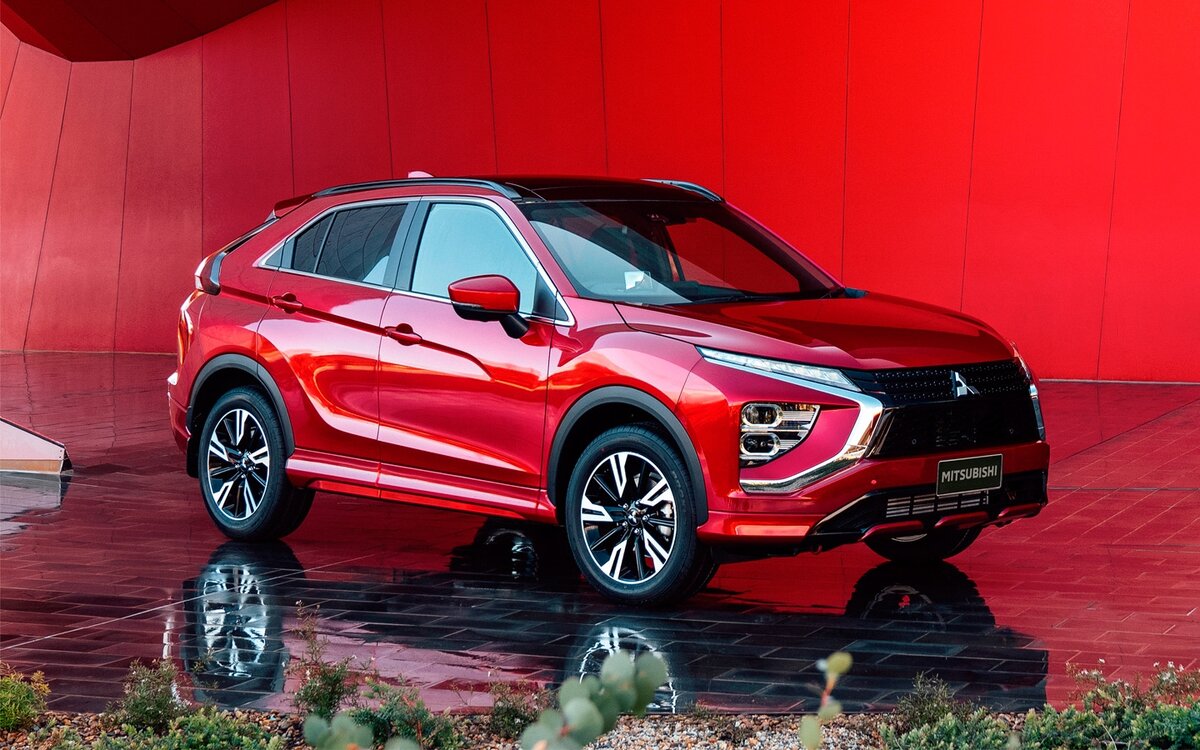 Компания Mitsubishi Motors объявила российскую стоимость обновленного купе-кроссовер Eclipse Cross. Цены на модель, которой стартуют в апреле нынешнего года, от 2 379 000 руб.
