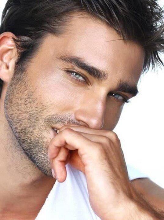 не узнавала даже,кто это-но красавчик-однозначно...кокетливый такой...