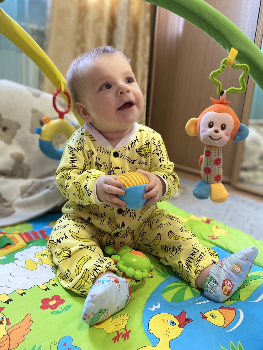 Фото автора. На ножках те самые моксы. 