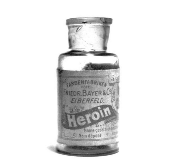 Героин продавался в аптеках по всему миру. 