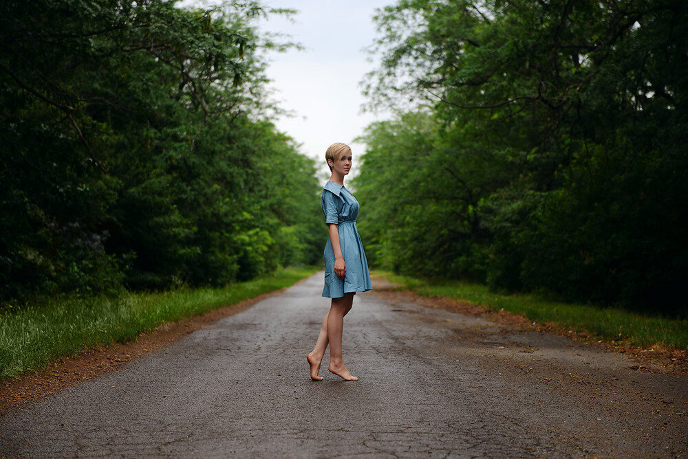 2 маши босиком. 2 маши босиком. бежала босиком песня. босиком. босая 2 маши слова.