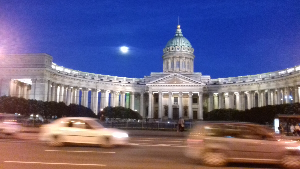 Фотография Казанского собора, одна из моих удачных.... как мне кажется. О такого вида сразу хочется вернуться в Питер...