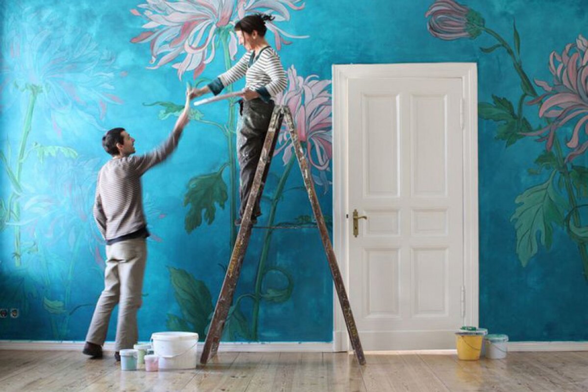 Разрисованный художником. Роспись стен. Креативная роспись стен. Разрисовка стен в квартире. Роспись стен красками.