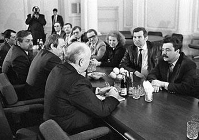 Илья Баскин первый справа 