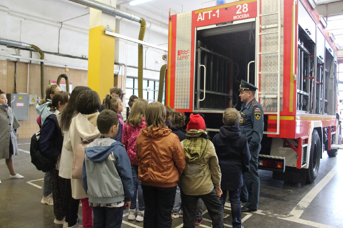 экскурсия в пожарную часть для детей москва. 16 пожарная часть москва. детские экскурсии в пожарную часть. экскурсия в пожарную часть для детей. пожарные экскурсии для детей.