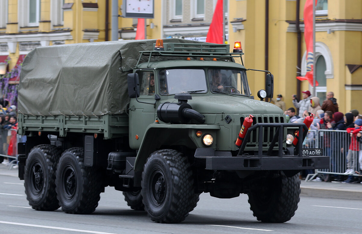 Колесный транспортер эвакуационный КТ-Л на базе Урал 4320