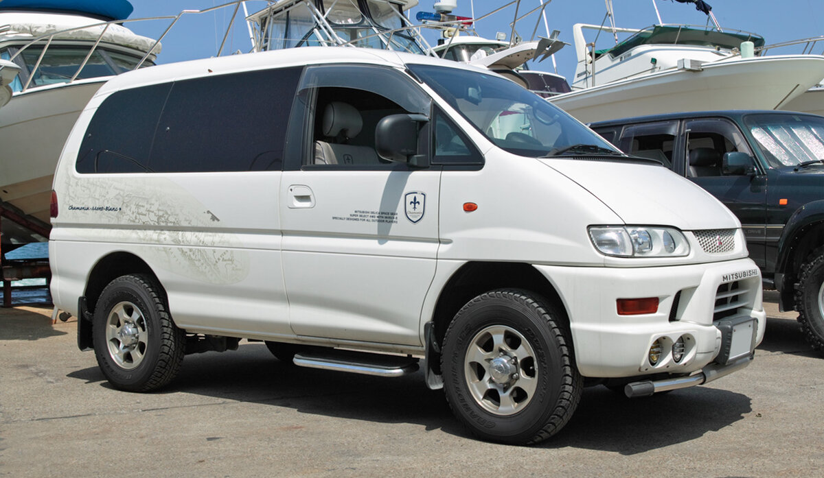 Mitsubishi Delica четвертого поколения