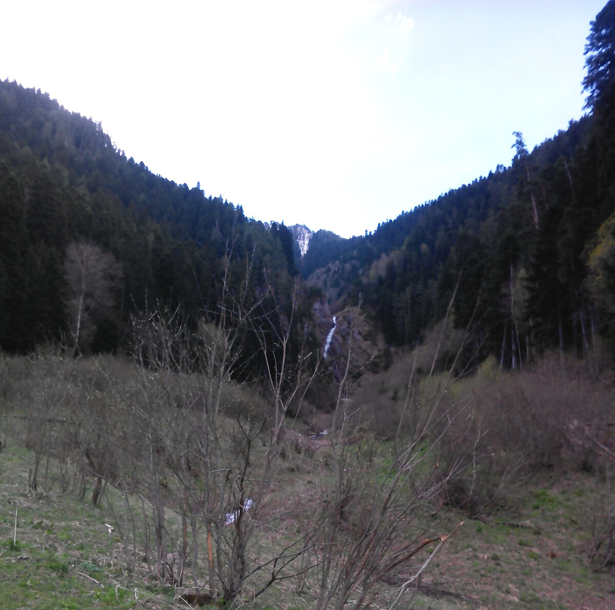 Впереди - Баритовый водопад