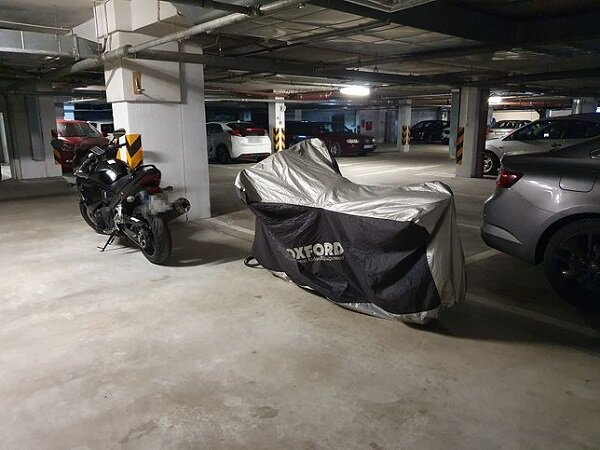 Подземный паркинг тоже не идеален - пыль попадает везде