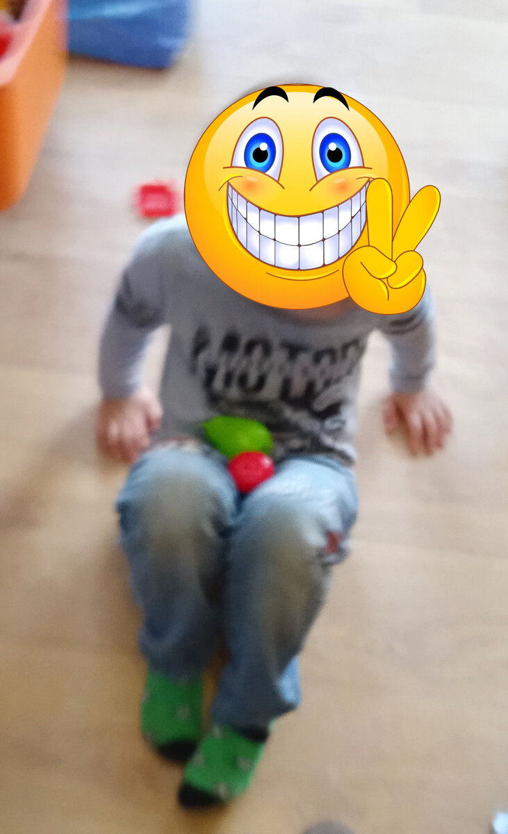 Гусеница с мячом