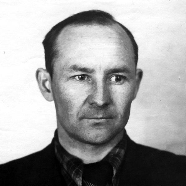 Николай Макаров , когда уже стал инженером. фото: картинки яндекса.