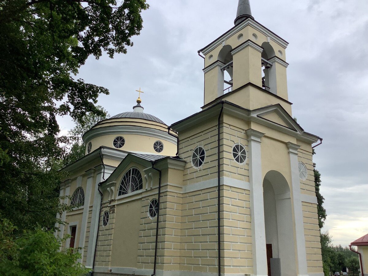 Храм в Спасском, где крестили Тургенева.