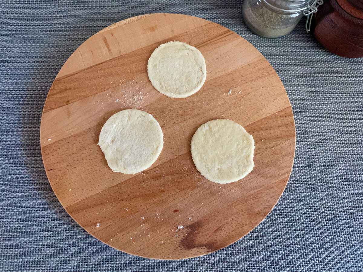 Давно готовлю пельмени, заменяя часть мяса грибами и в семье больше не  хотят есть обычные (замораживаю сразу много) | Кухня СССР с Еленой | Дзен