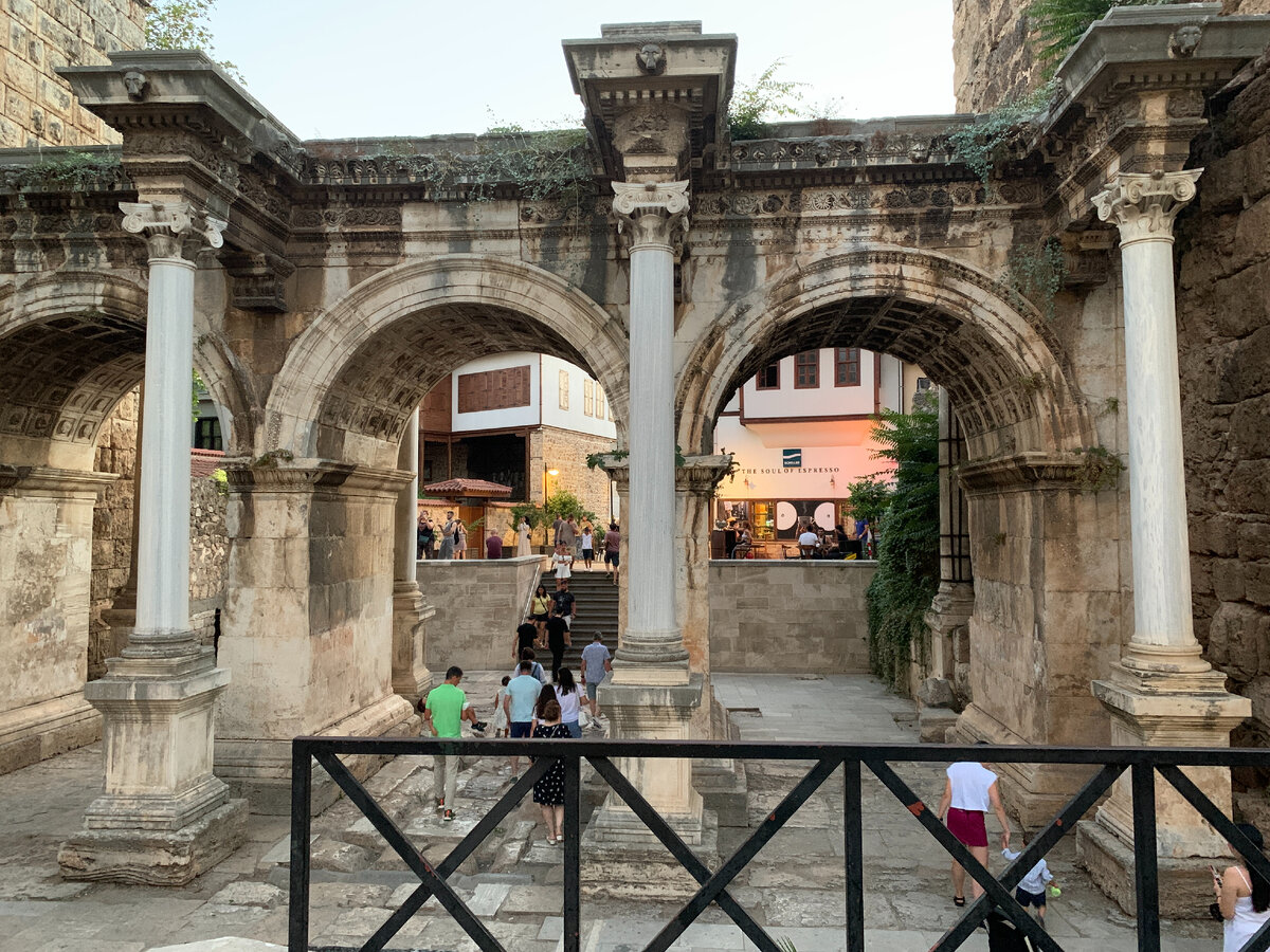 Ворота Адриана