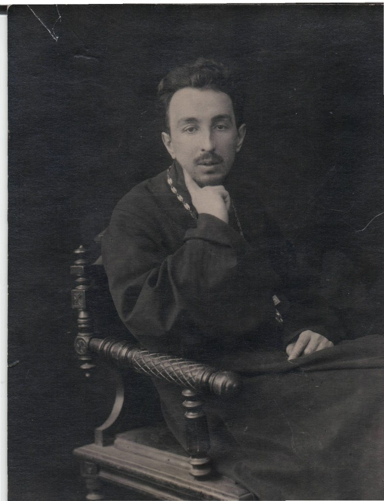 Александр Ввенденский в молодости