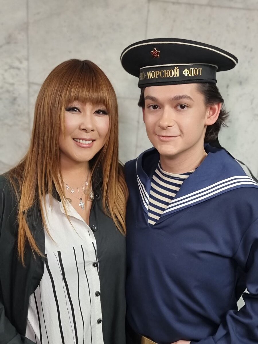 Пела я в дуэте с юным баритоном Суреном Платоновым. И надо сказать, мы здорово спели!😄 