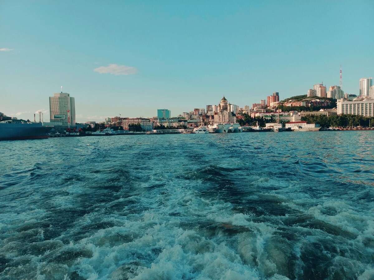 В процессе отплытия на пороме из Владивостока