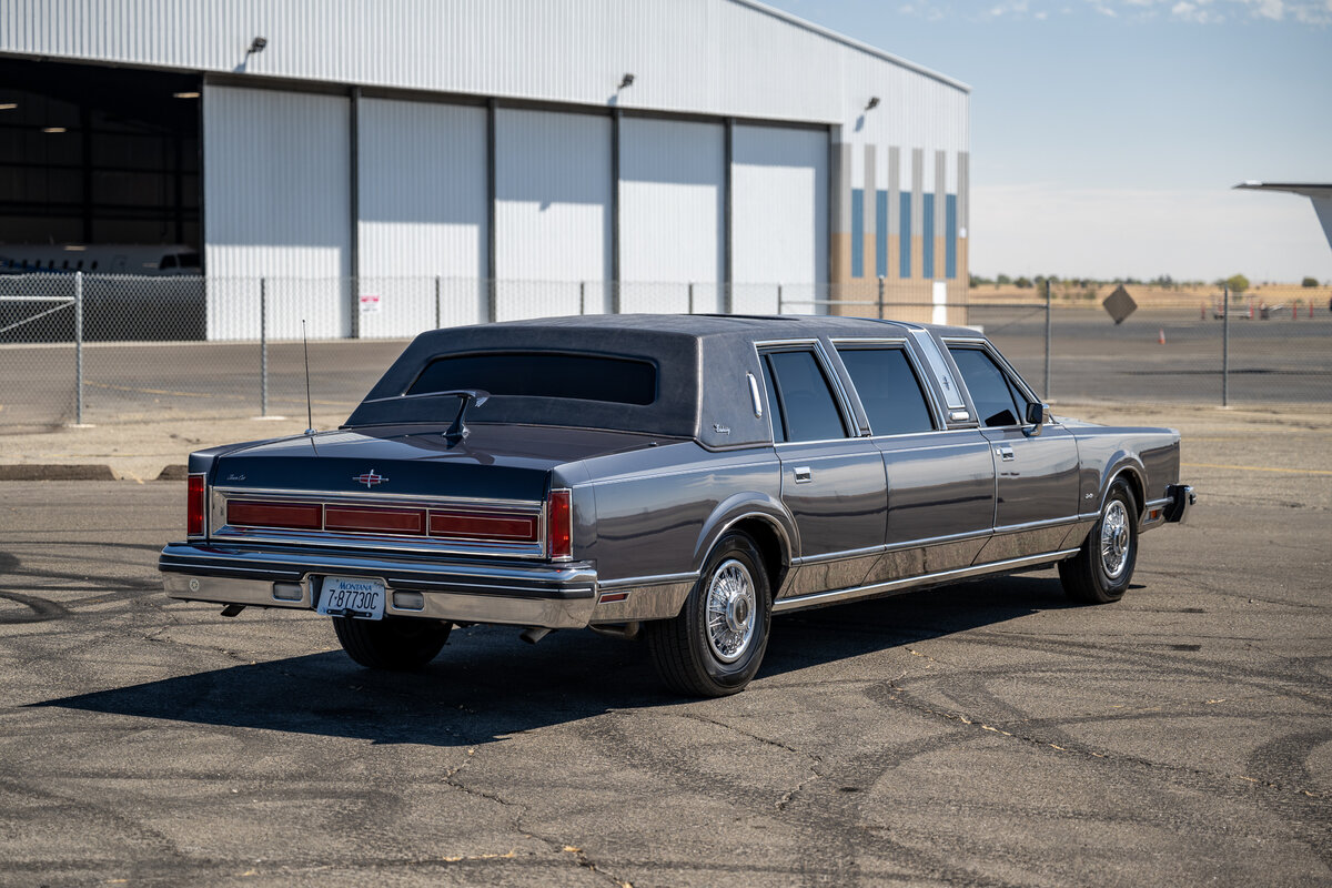 Lincoln Town Car 1984 - Воплощение американского лимузина | Интересные  автомобили | Дзен