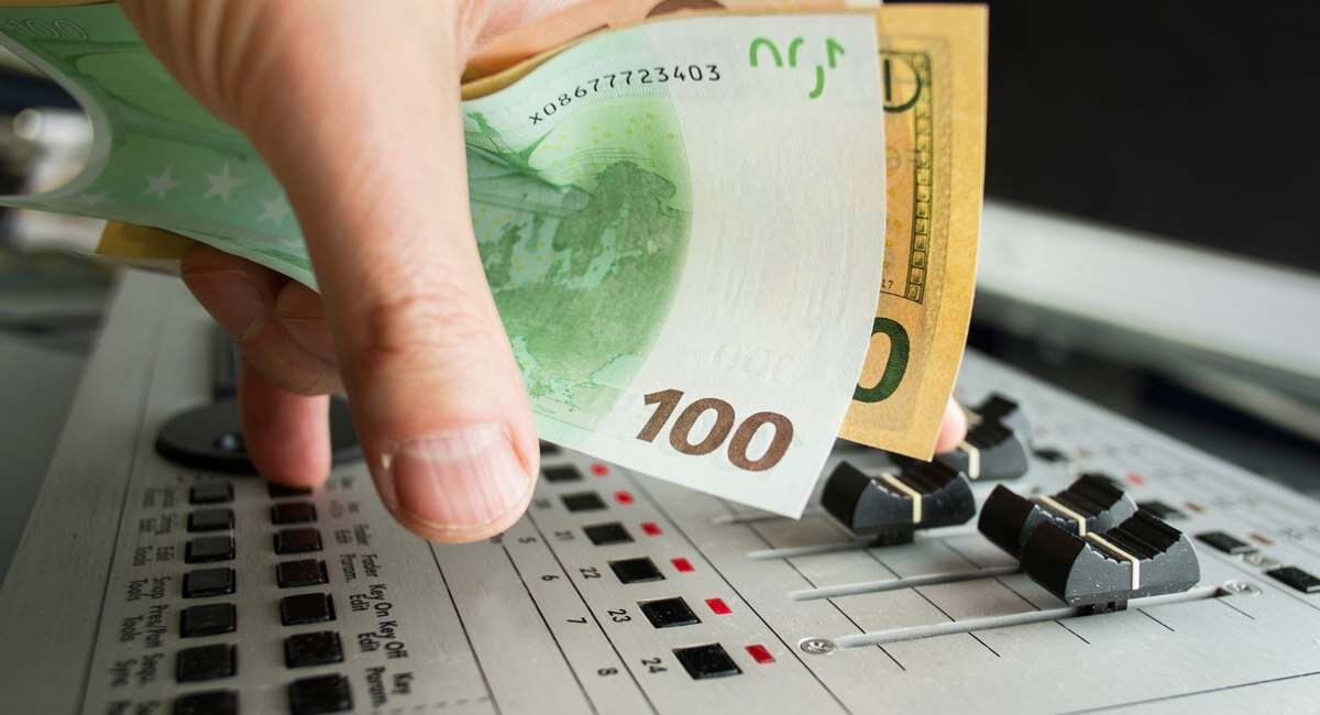 как сделать деньги музыка. как сделать деньги музыка. печатный станок для денег. заколачивать деньги. деньги из бумаги своими руками.