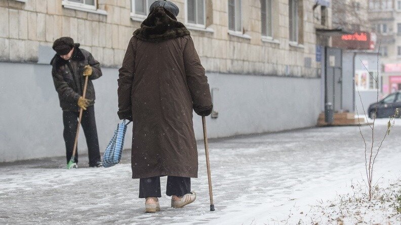     В России снизилась ожидаемая продолжительность жизни. Это связано с пандемией коронавируса, которая сильно повлияла на граждан с марта 2020 года.