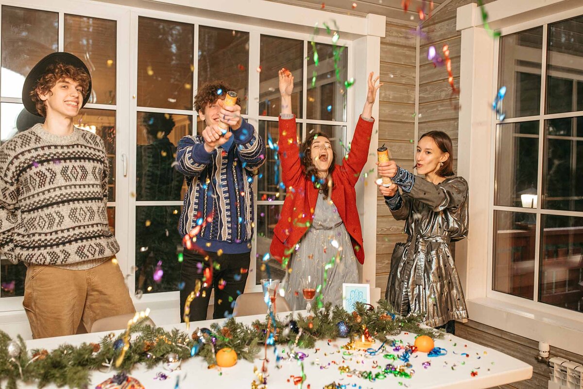    Провести новогоднюю ночь и праздники можно на турбазе или в арендованном коттедже в горах.Фото: pexels.com
