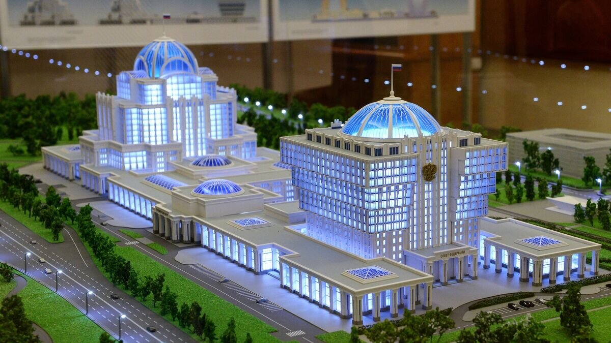    Макет компании ОАО "Моспроект-2" имени М.В.Посохина на презентации макетов нового парламентского центра в Государственной Думе в Москве© РИА Новости / Федоренко Владимир