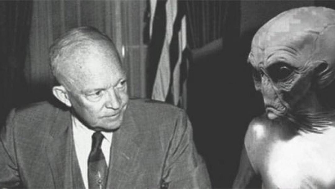 Greada sporazum iz 1954., ili Eisenhowerov sporazum s izvanzemaljskim rasama, posljednjih je godina stekao popularnost u ufološkoj zajednici.-2