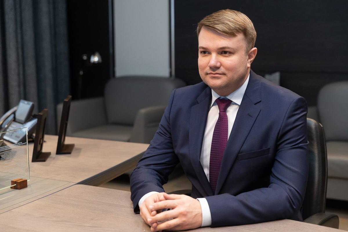    Станислав Суслов покинул пост главы аппарата псковского правительства