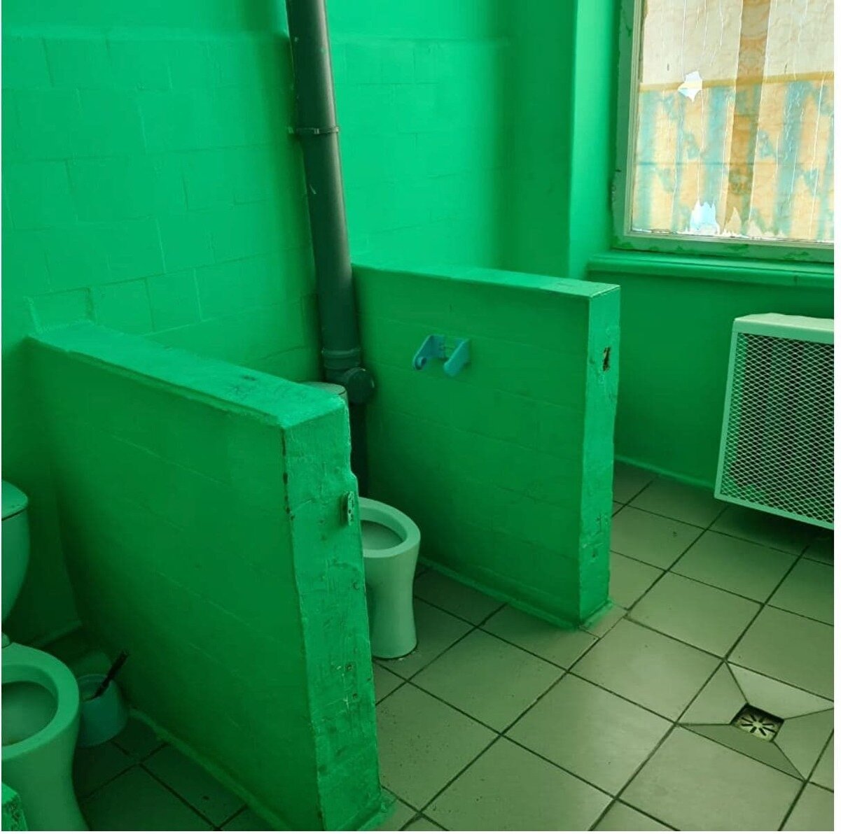Туалет в школе