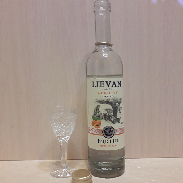 Абрикосовая водка Иджеван