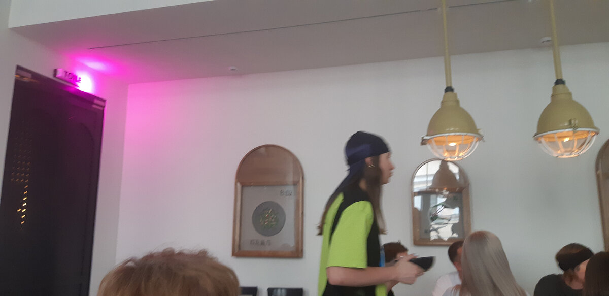 Это официант