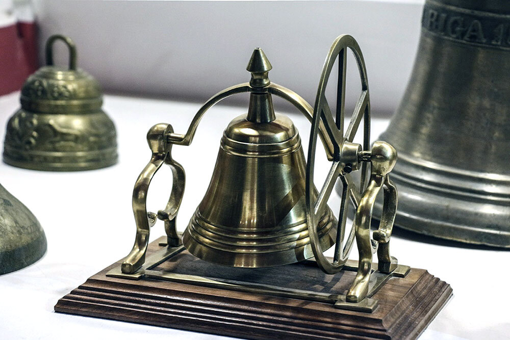 Колокол расписание. Колокол расписание. Холковский монастырь колокол владимирского храма. Углич воскресенский монастырь колокольный звон. Колокол расписание.