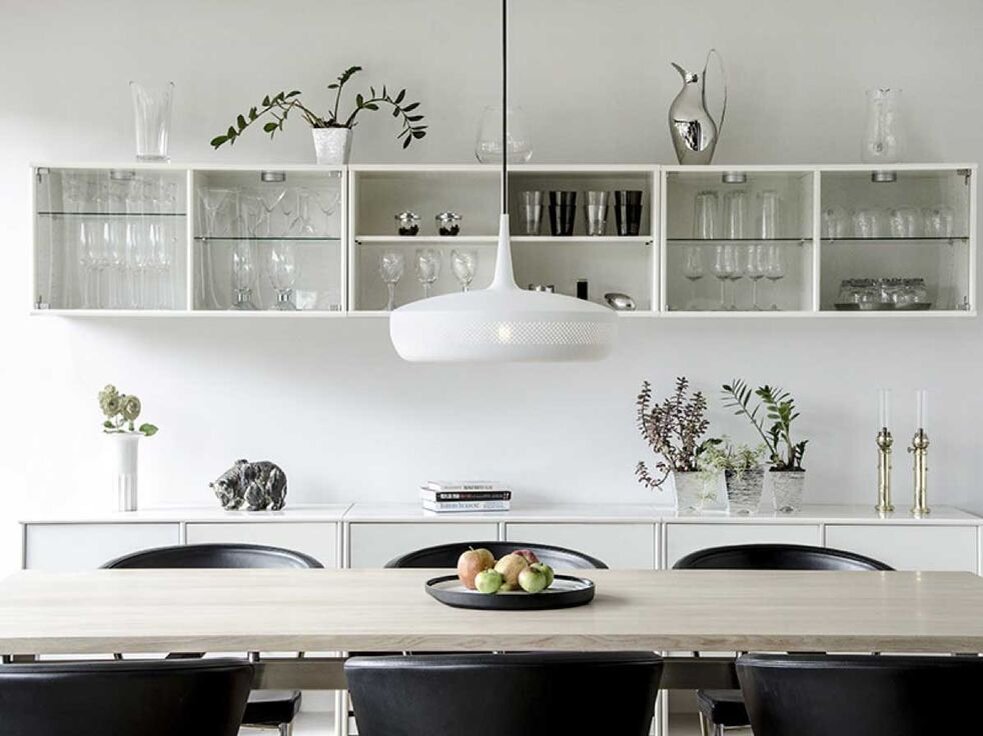 Скандинавский дизайн тоже отражает принцип умеренности — практичный и функциональный, без излишеств.