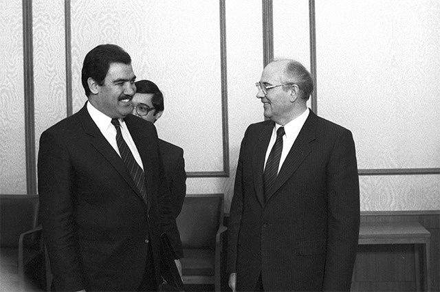 Официальный визит в СССР Генерального секретаря ЦК НДПА Мухаммеда Наджибуллы. Генеральный секретарь ЦК КПСС Михаил Горбачев и Генеральный секретарь ЦК НДПА Мухаммед Наджибулла во время встречи. 1986 год.