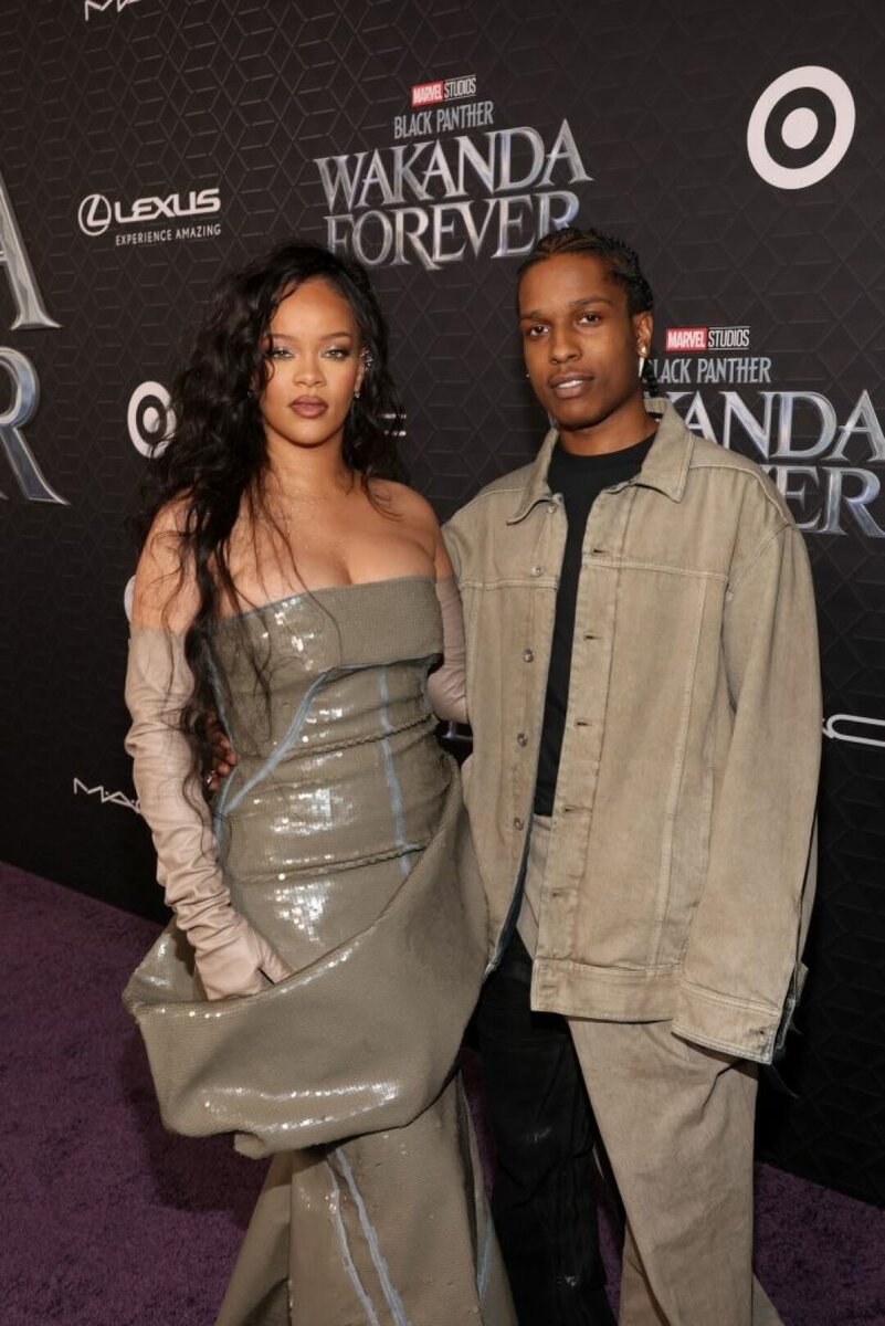    Рианна и A$AP Rocky на премьере фильма «Черная пантера: Ваканда навсегда» в театре «Эль Капитан» в Голливуде, Калифорния Фото: Photo by Jesse Grant/Getty Images for Disney