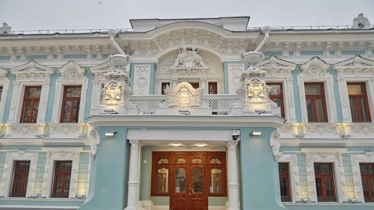    Министр культуры Ольга Любимова вместе с Генпрокурором Игорем Красновым осмотрели обновленное здание Генеральной прокуратуры РФ© Фото : Ольга Любимова/Telegram