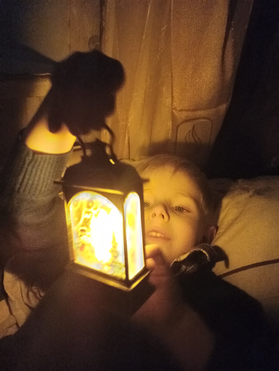 Андрюша и фонарик