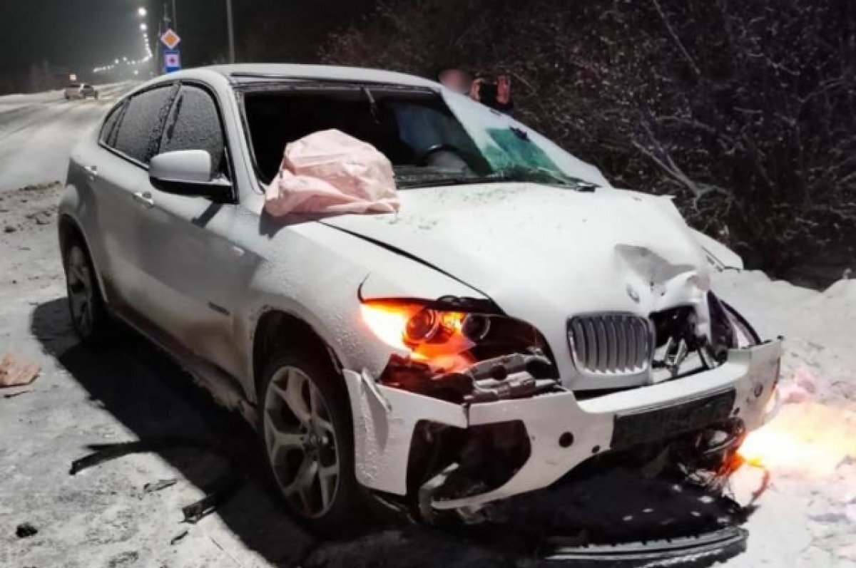    Ребенок и мужчина пострадали в столкновении BМW Х6 и Toyota на Алтае