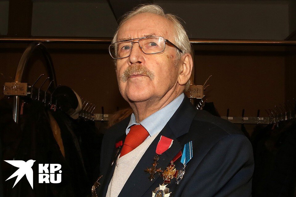     Голосом Ливанова говорят Удав из «38 попугаев», крокодил Гена, дядюшка Ау, Громозека из «Тайны Третьей планеты» Алексей БУЛАТОВ