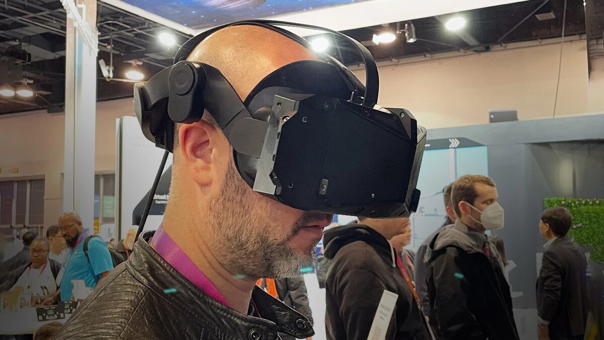 На выставке CES 2023 компания Pimax демонстрировала свою новейшую гарнитуру высокого разрешения Pimax Crystal