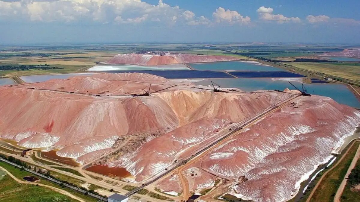 Калийные соли урал калий. Еврохим шахты в котельниково калийные соли. Уралкалий бкпру 4. Уралкалий завод. Солевые шахты уралкалий.