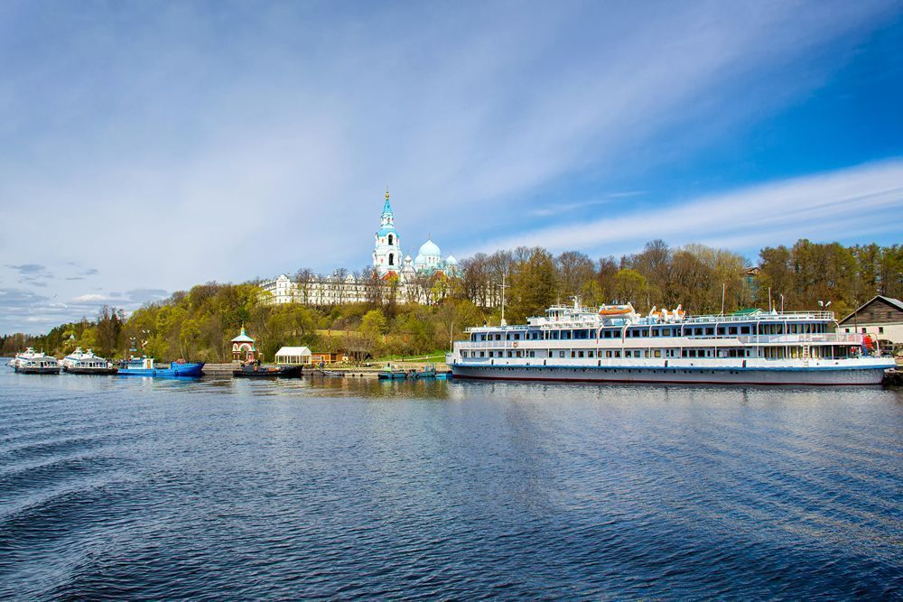 Волга круиз тур. Теплоход Валаам теплоход Санкт-Петербург. Валаам-Кижи на теплоходе. Речной круиз Санкт-Петербург — Валаам. Карелия теплоход Валаам.