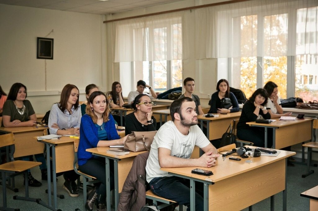    По итогам 2022 года в Югре стало на треть меньше первокурсников